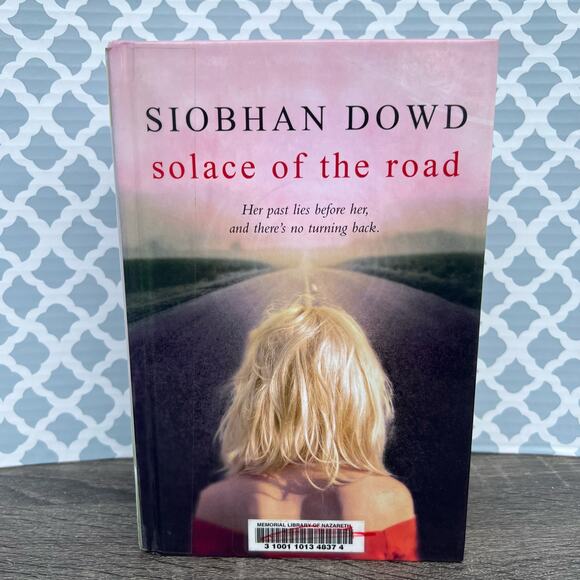 Solace of the Road by Siobhan Dowd Hardcover Pre-Loved - Picture 1 of 6